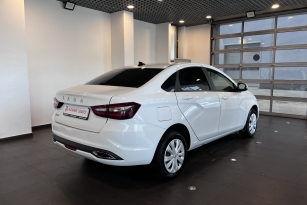 LADA VESTA