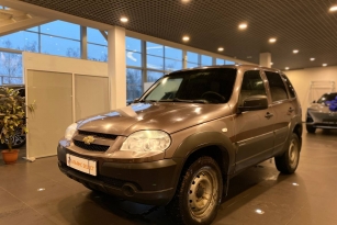 CHEVROLET NIVA