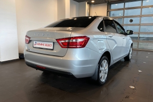 LADA VESTA