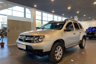 RENAULT DUSTER