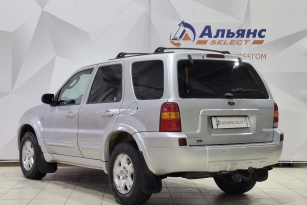 FORD MAVERICK XLT