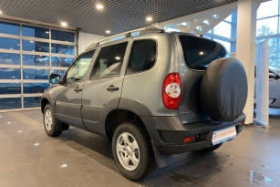 CHEVROLET NIVA