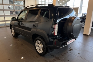 LADA NIVA TRAVEL