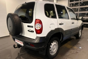 CHEVROLET NIVA