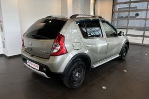 RENAULT SANDERO