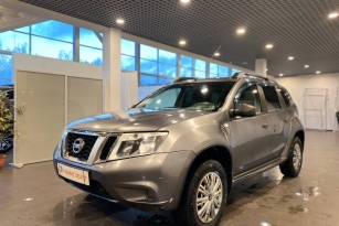 NISSAN TERRANO