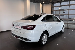 LADA VESTA