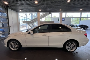 MERCEDES-BENZ C