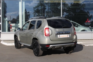 RENAULT DUSTER