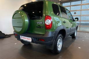 CHEVROLET NIVA