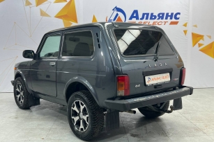 LADA 2121