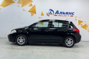 NISSAN TIIDA