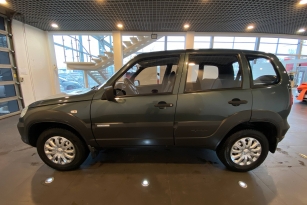 CHEVROLET NIVA