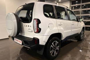 LADA NIVA TRAVEL