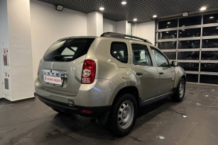 RENAULT DUSTER