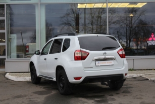 NISSAN TERRANO