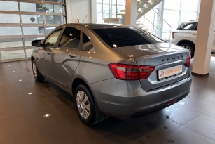 LADA VESTA