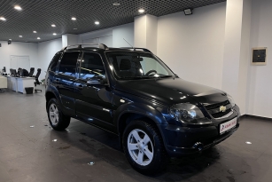 CHEVROLET NIVA