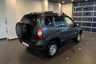 CHEVROLET NIVA