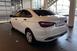 LADA VESTA