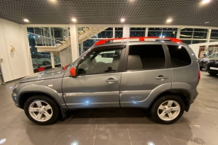 CHEVROLET NIVA