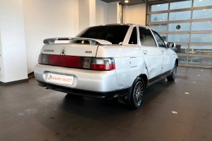 LADA 2110