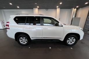 TOYOTA LAND CRUSER
