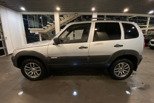 CHEVROLET NIVA