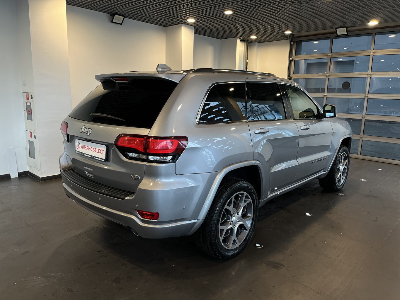 JEEP GRAND CHEROKEE