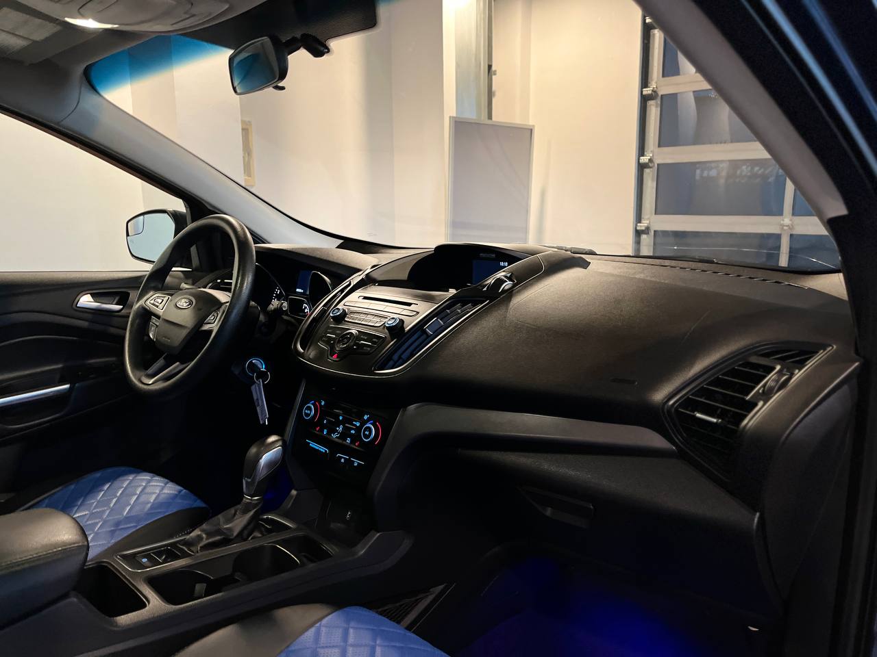FORD ESCAPE