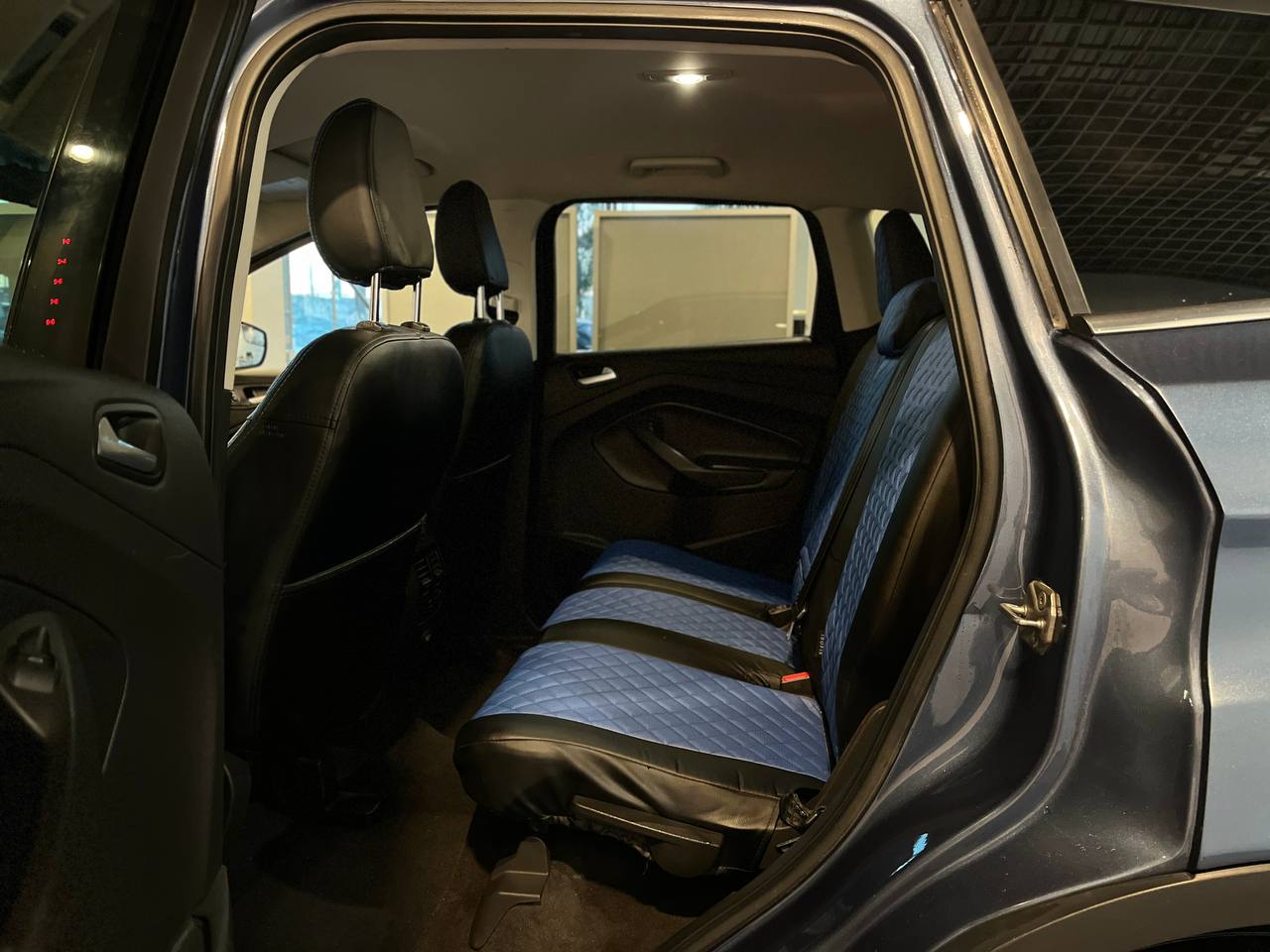 FORD ESCAPE