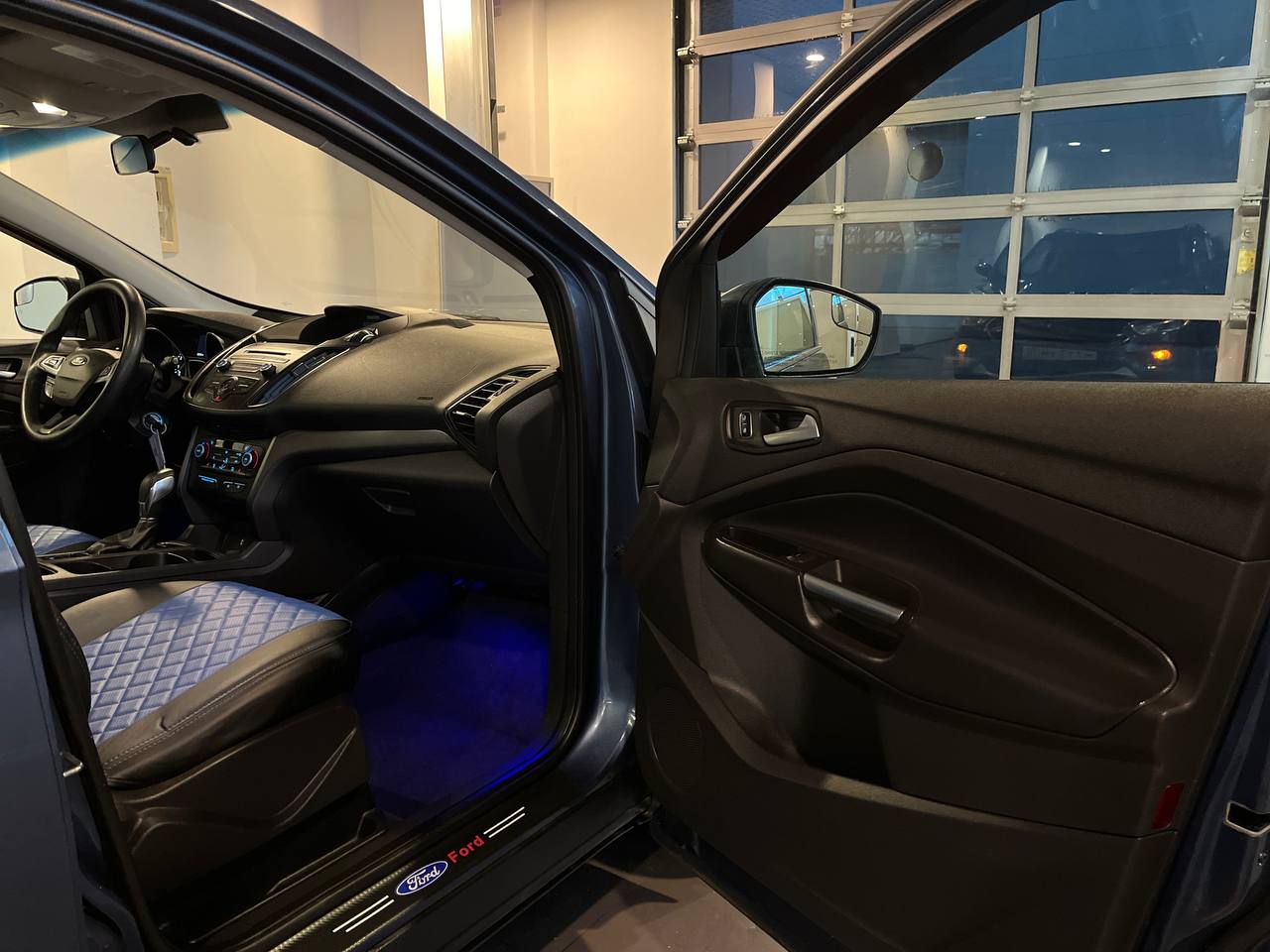 FORD ESCAPE