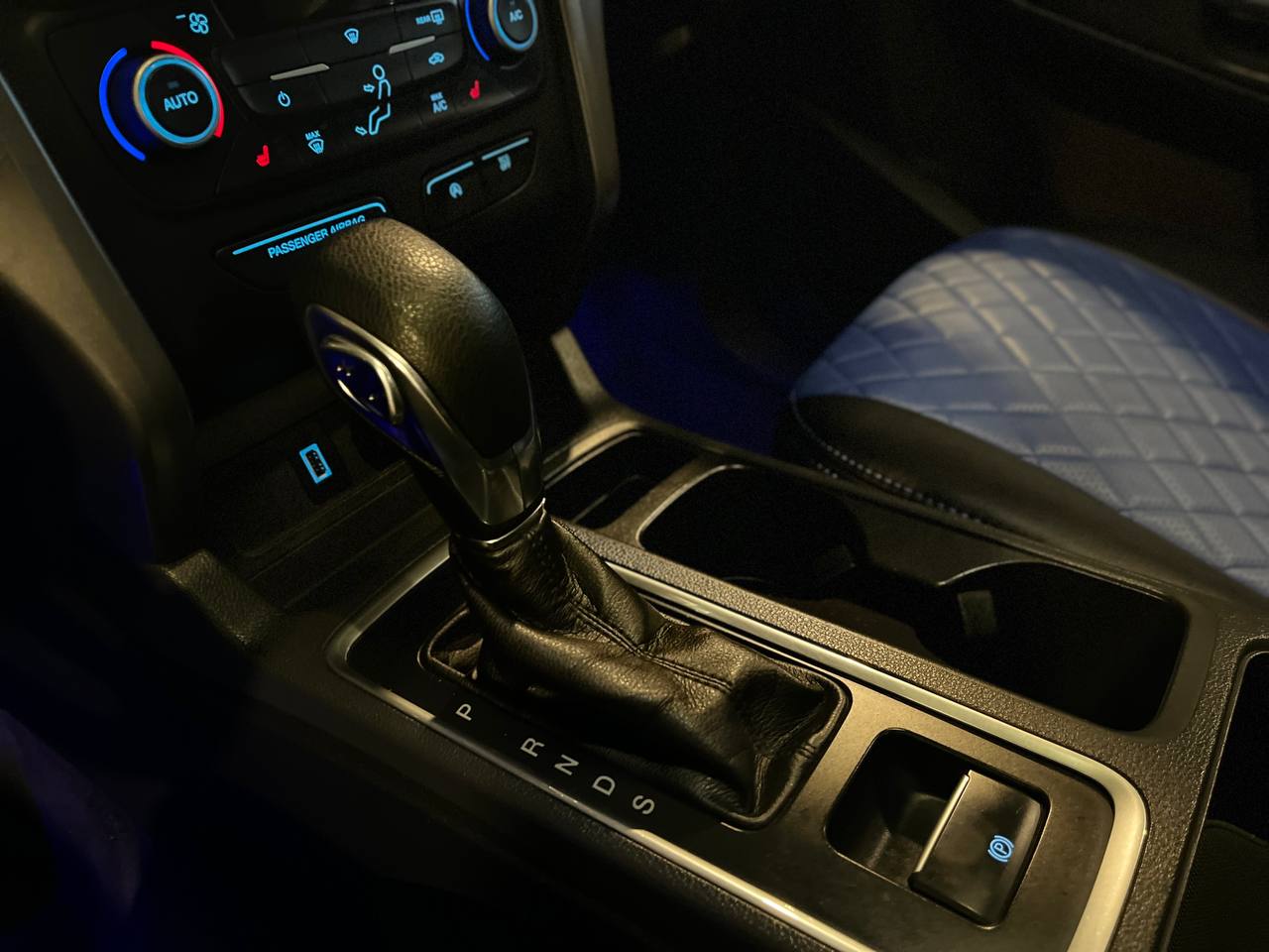 FORD ESCAPE