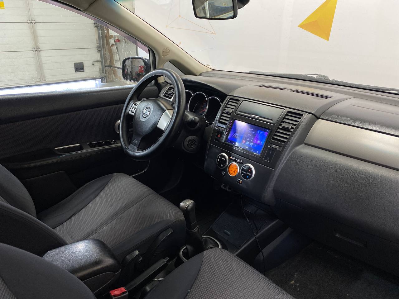 NISSAN TIIDA