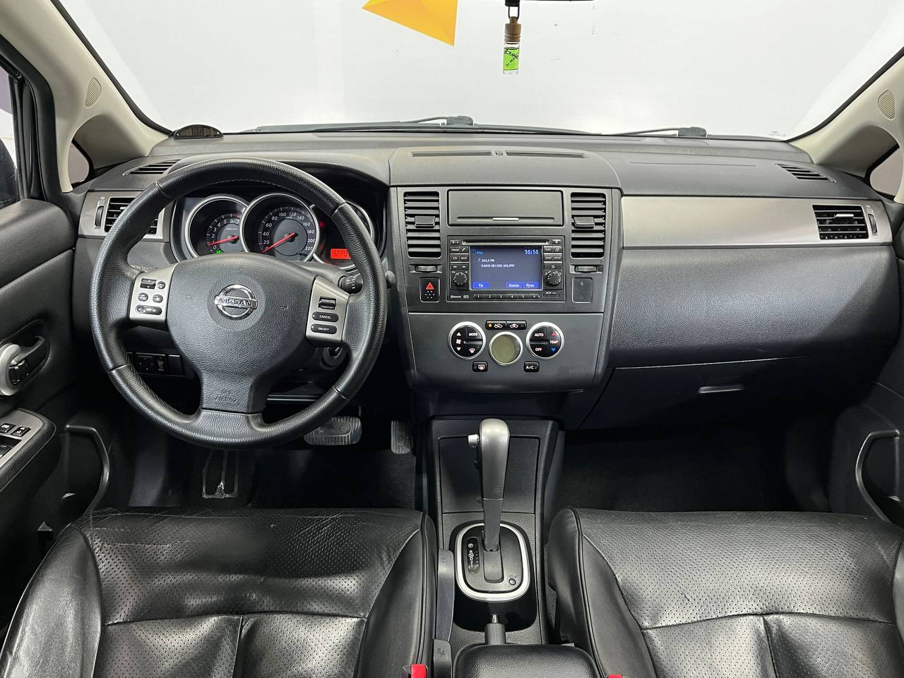 NISSAN TIIDA