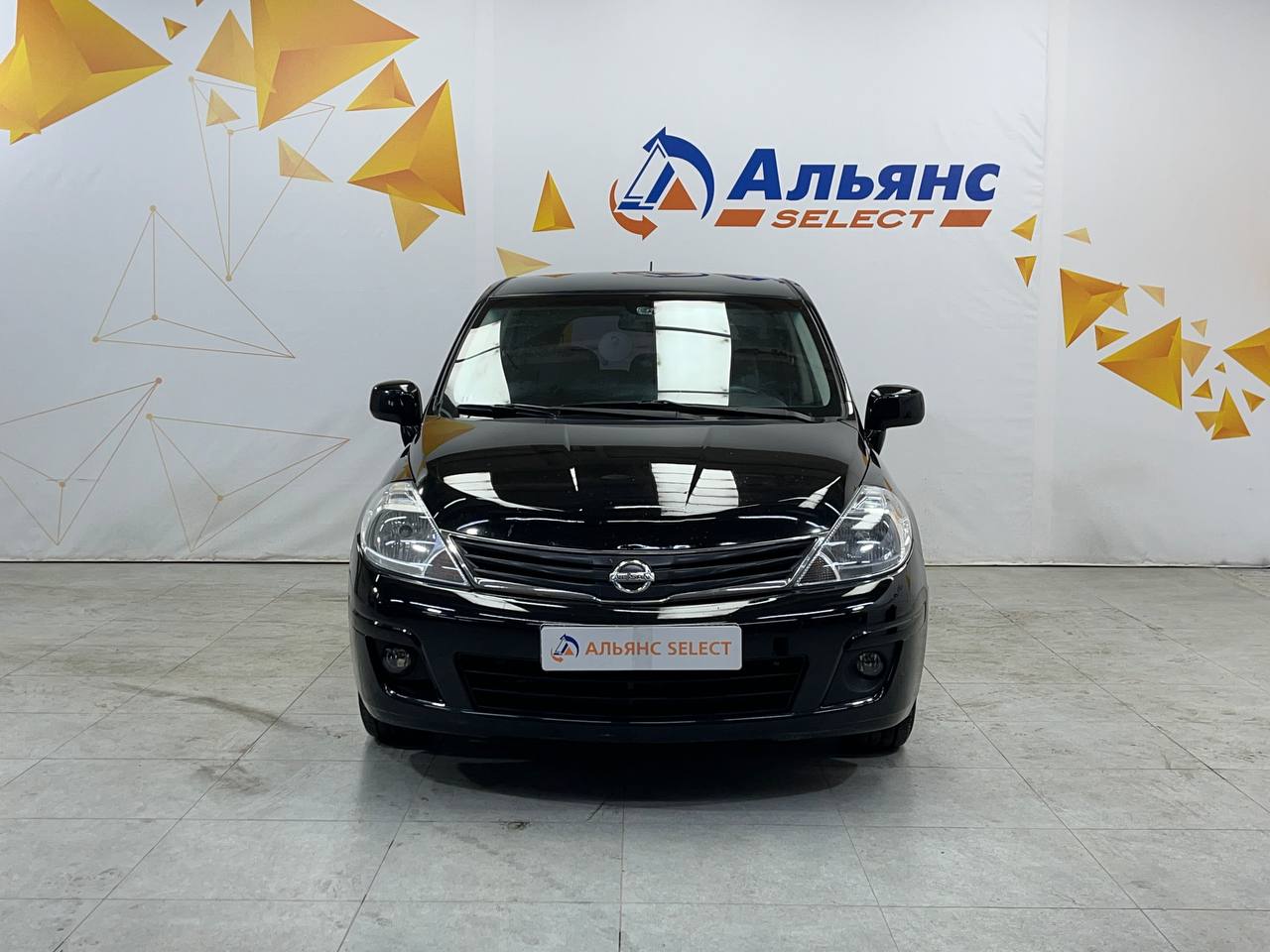NISSAN TIIDA