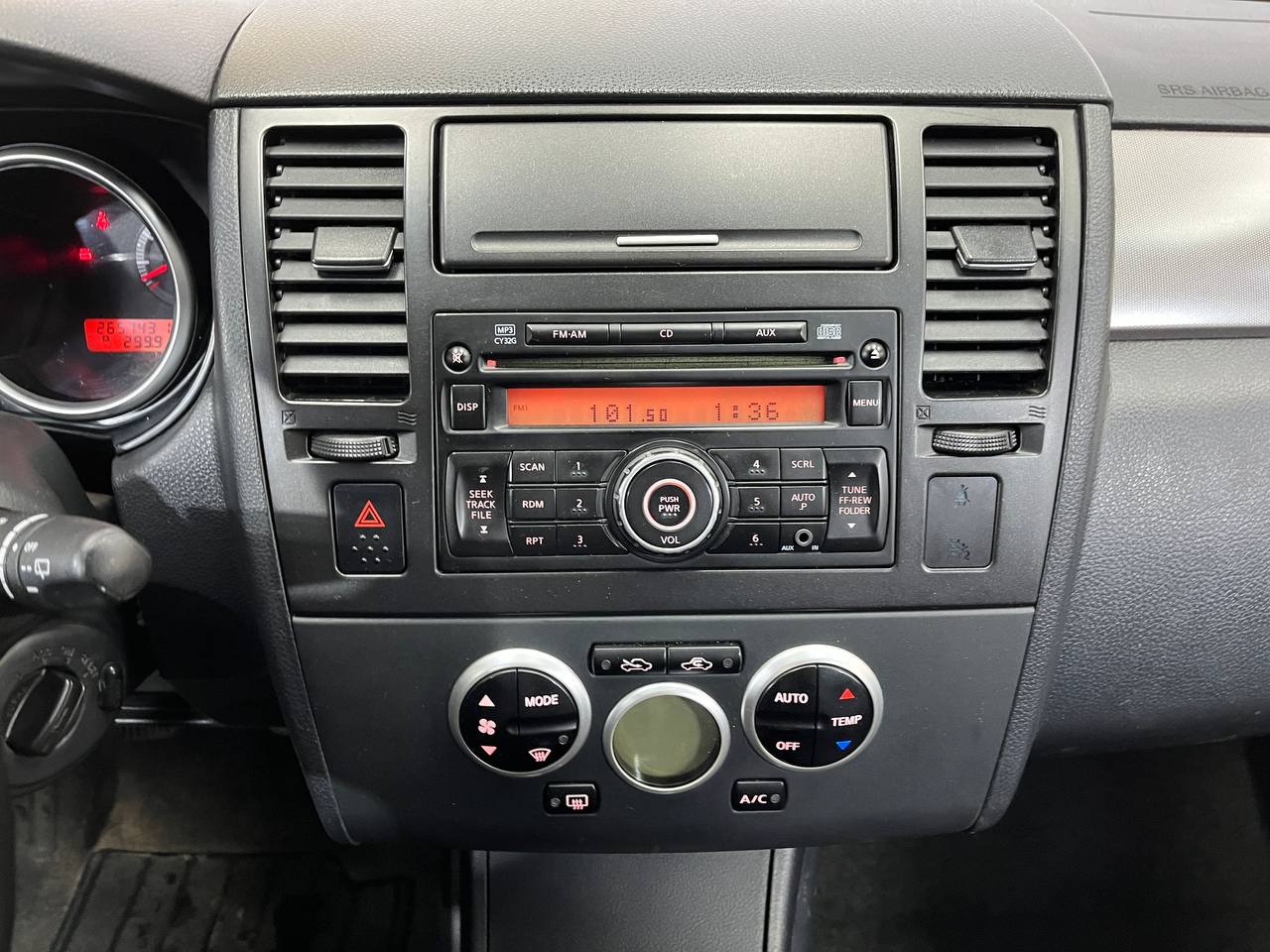 NISSAN TIIDA