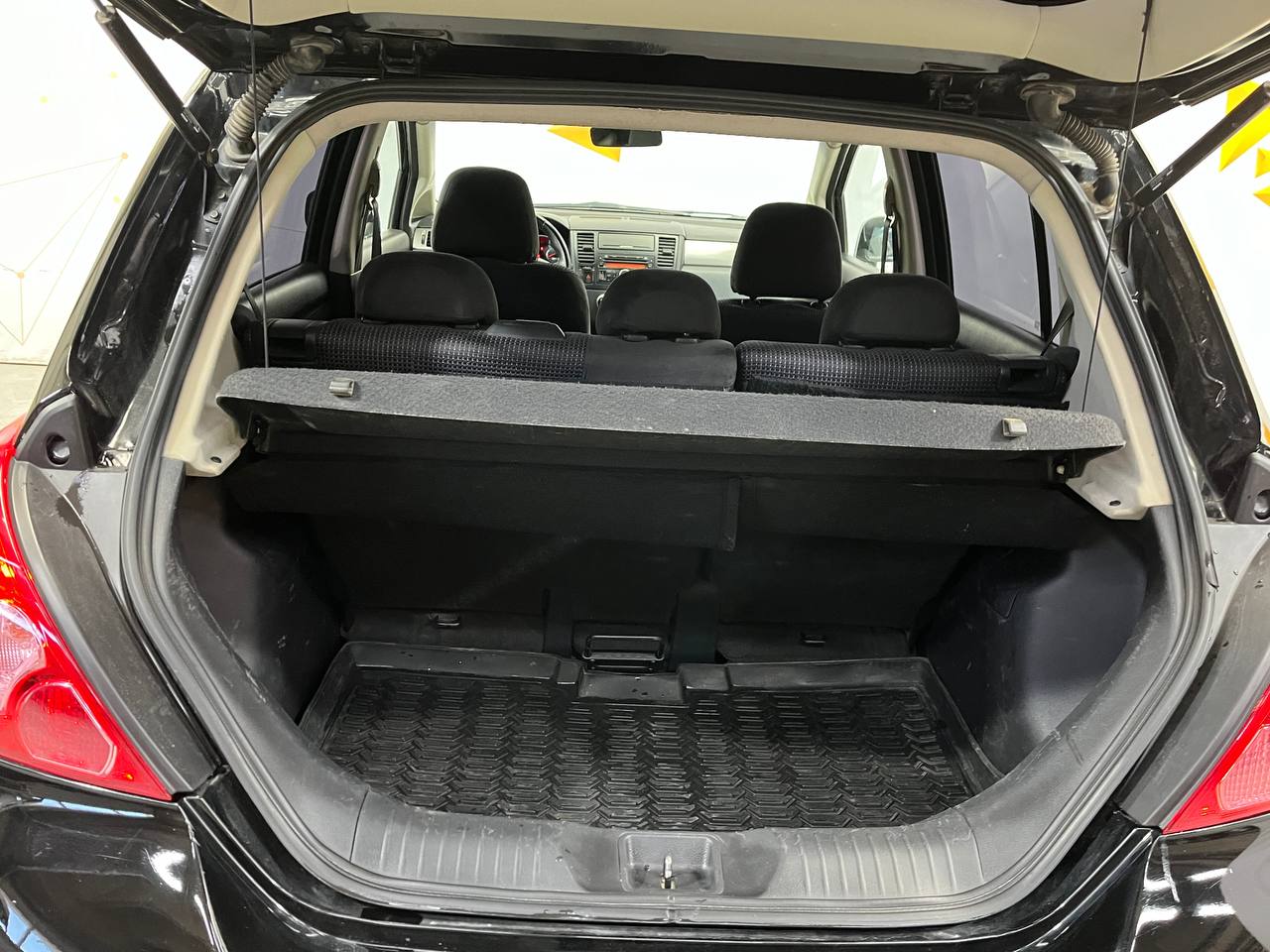 NISSAN TIIDA