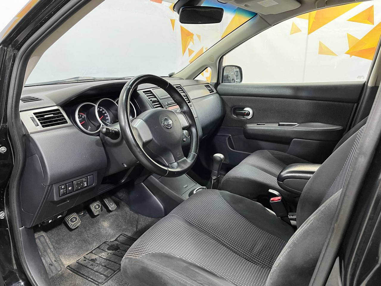 NISSAN TIIDA