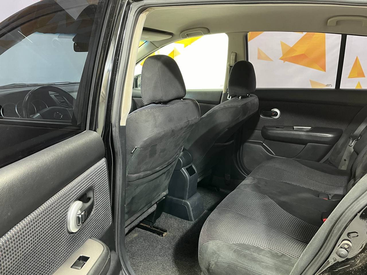 NISSAN TIIDA