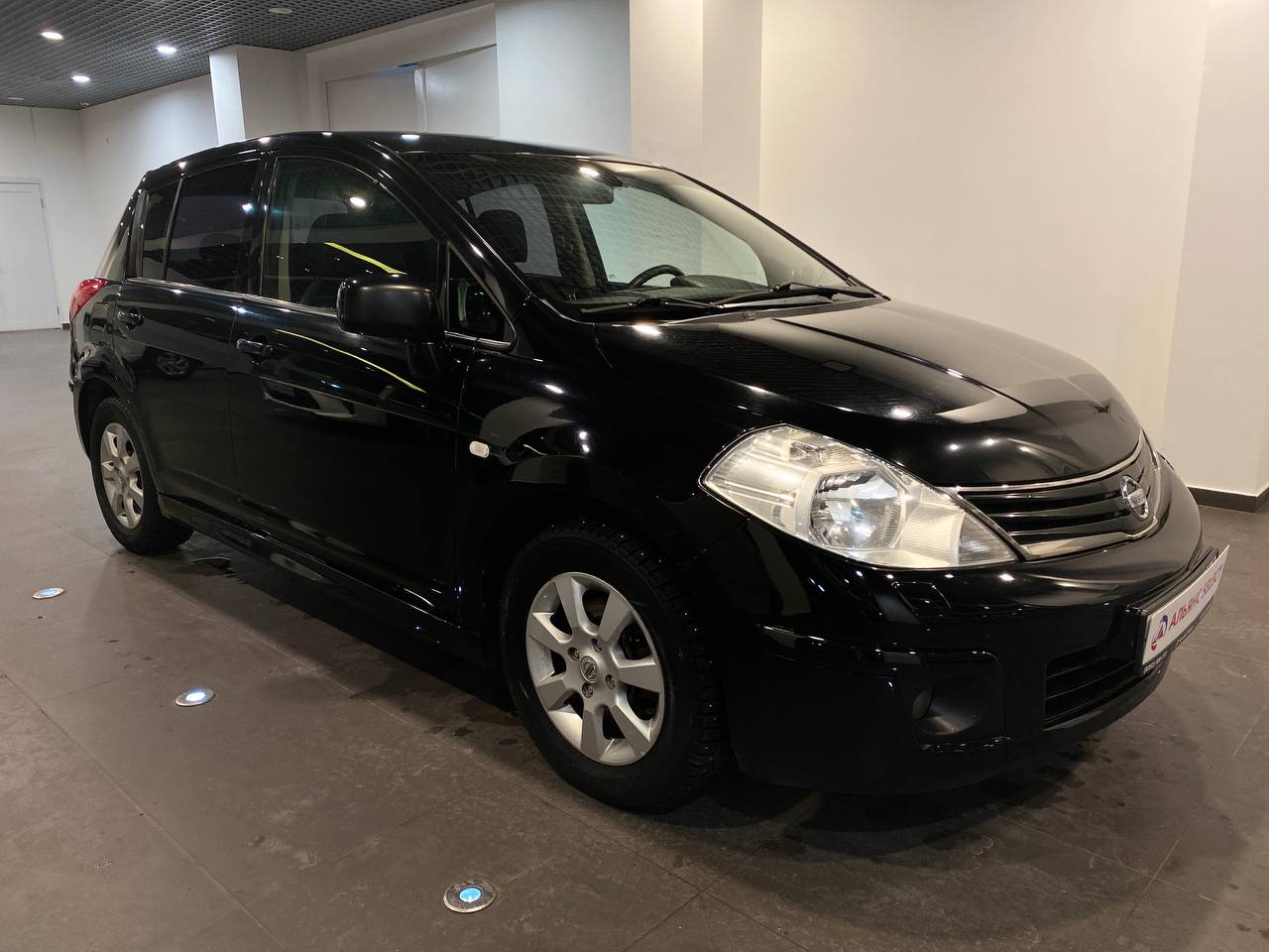 NISSAN TIIDA