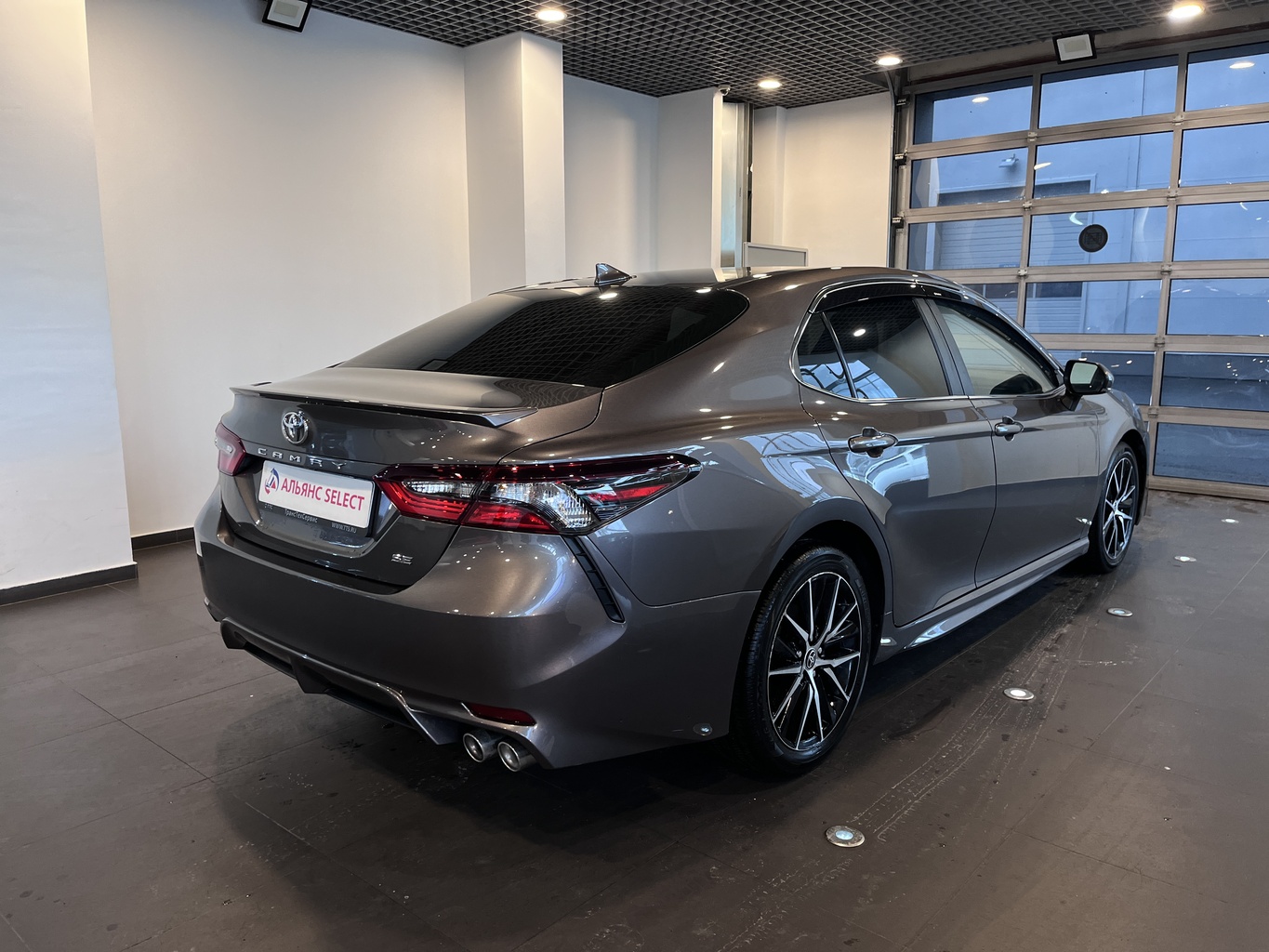 TOYOTA CAMRY