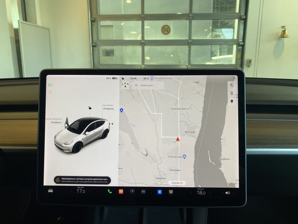 TESLA MODEL Y