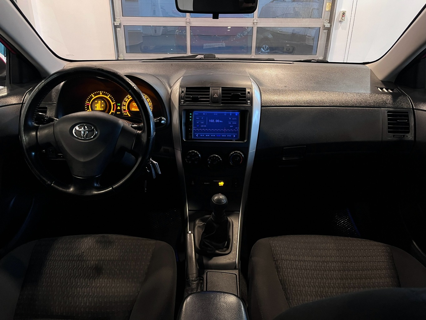 TOYOTA COROLLA