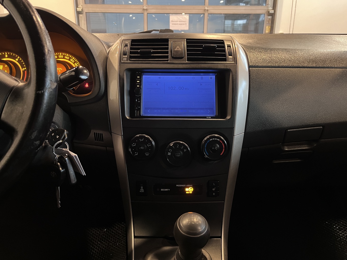 TOYOTA COROLLA