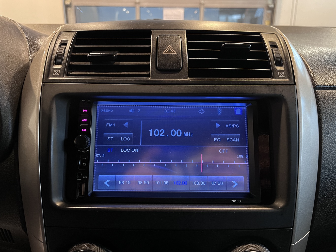 TOYOTA COROLLA
