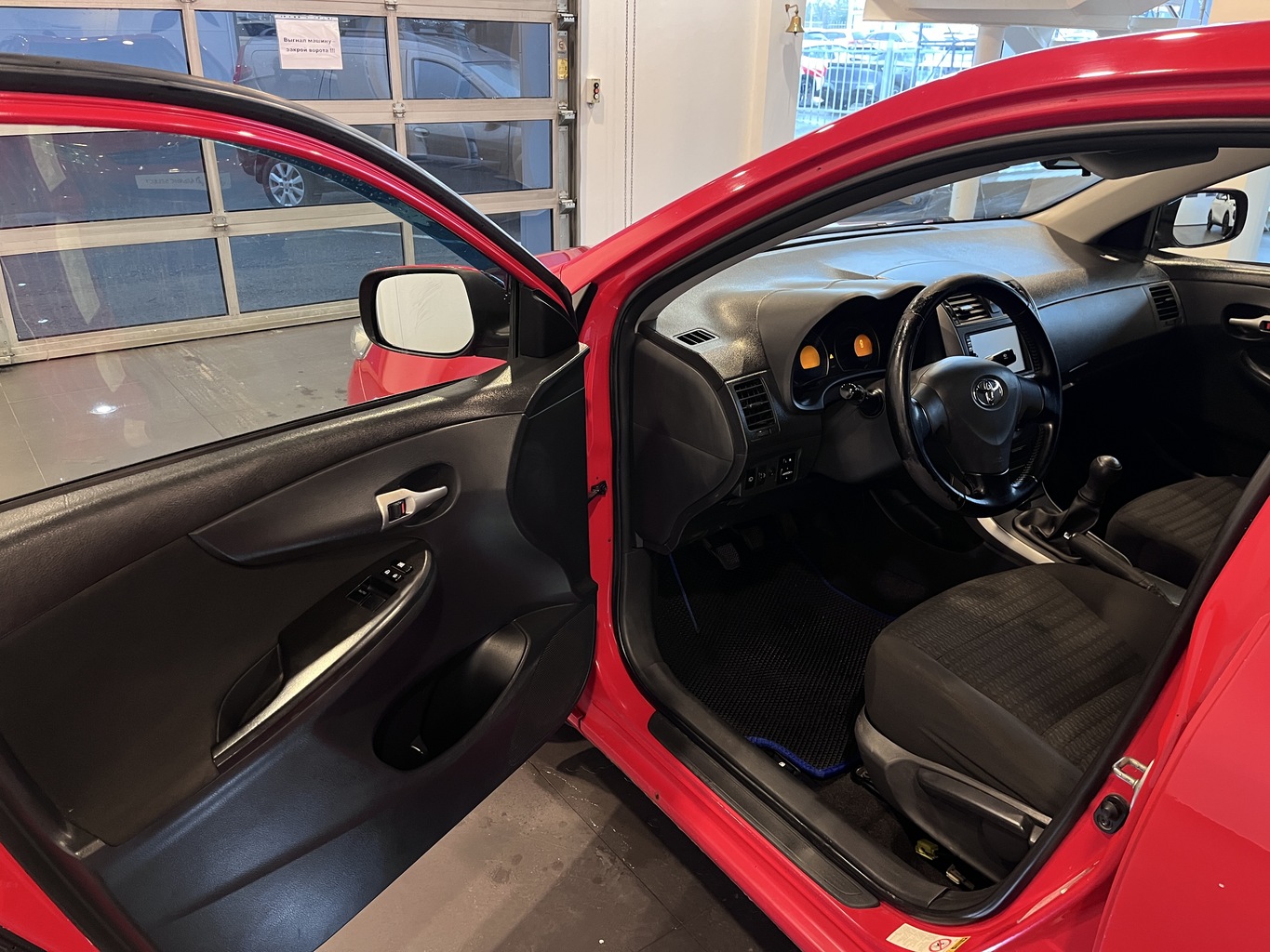 TOYOTA COROLLA