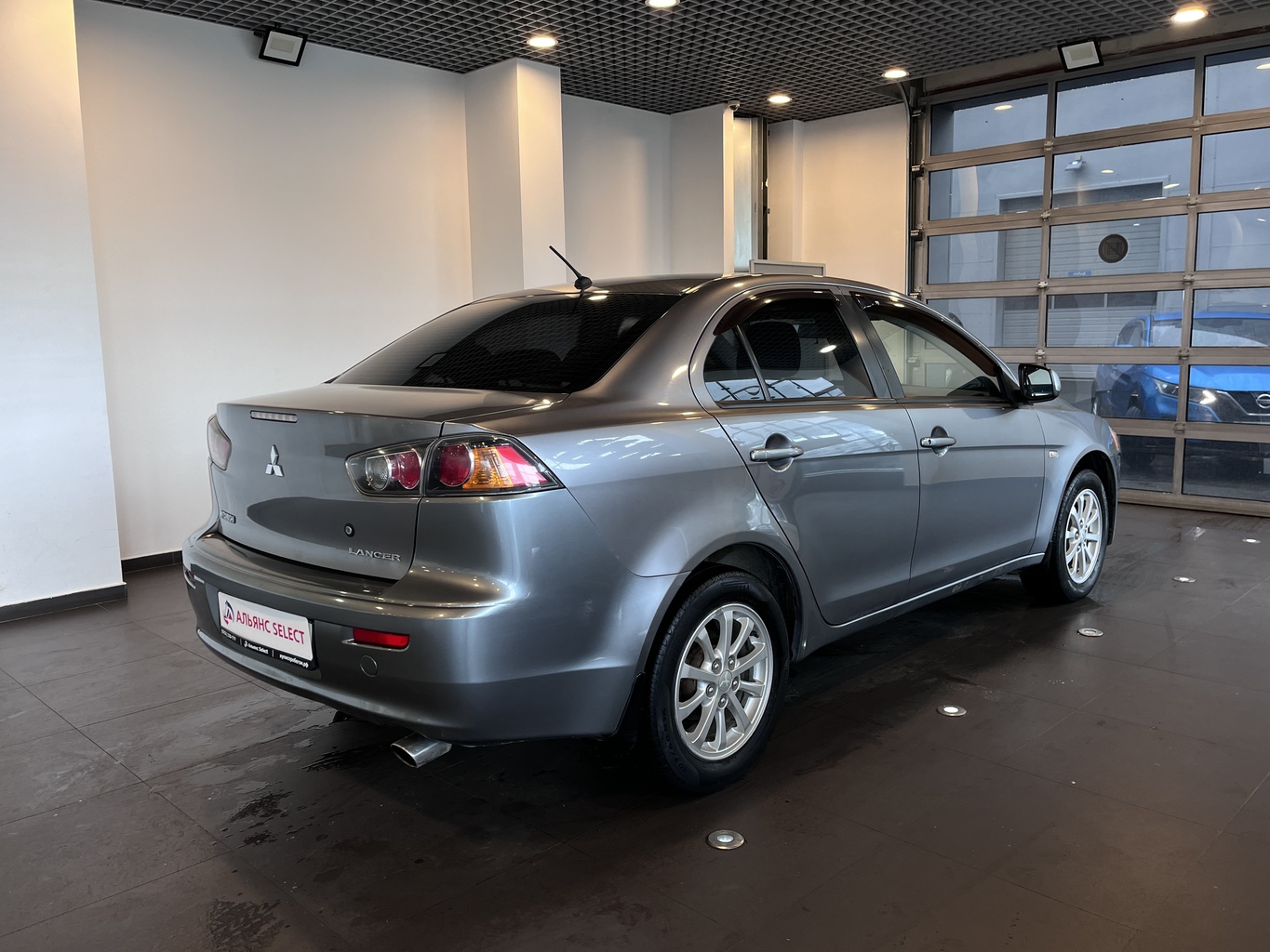 MITSUBISHI LANCER