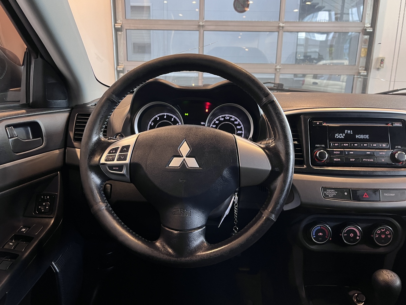 MITSUBISHI LANCER