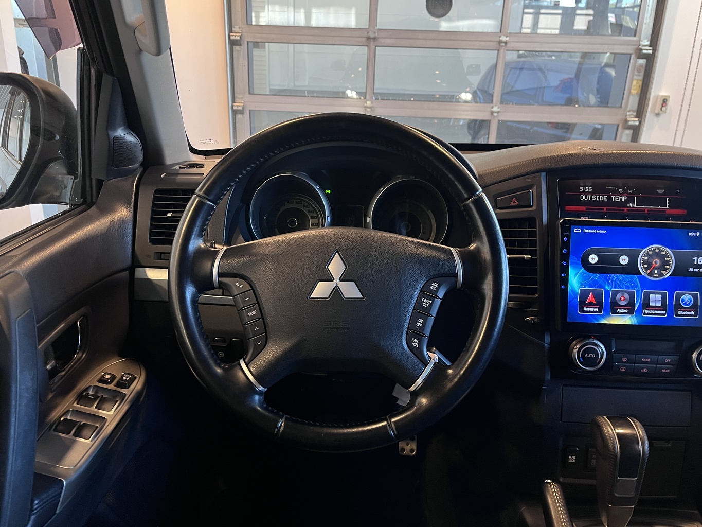 MITSUBISHI PAJERO